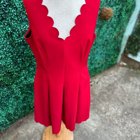 Scalloped red Banana Republic dress with pockets! - Picture 2 of 4